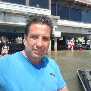 Meet your Posher, Javier